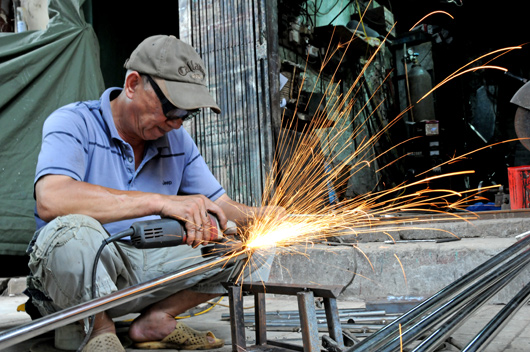 Particular characteristics of Hanoi ancient quarters’ industries